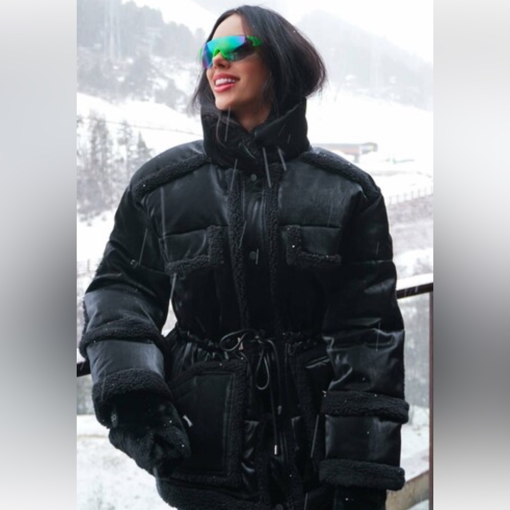 ALO Yoga Black Puffer Jacket